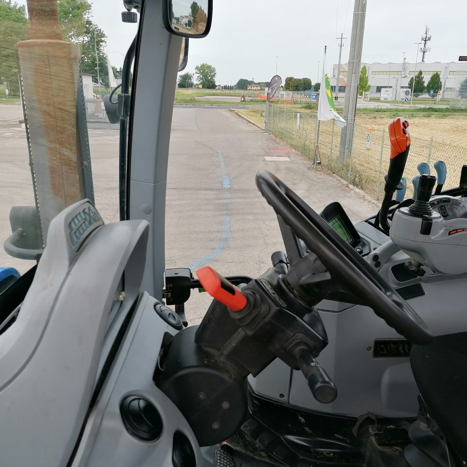 Traktors NEW HOLLAND 6090: foto 9