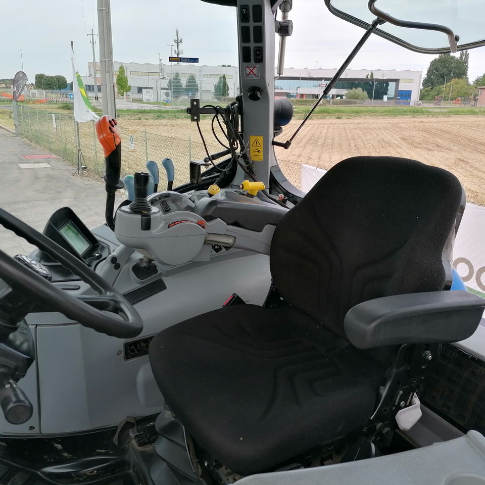 Traktors NEW HOLLAND 6090: foto 8