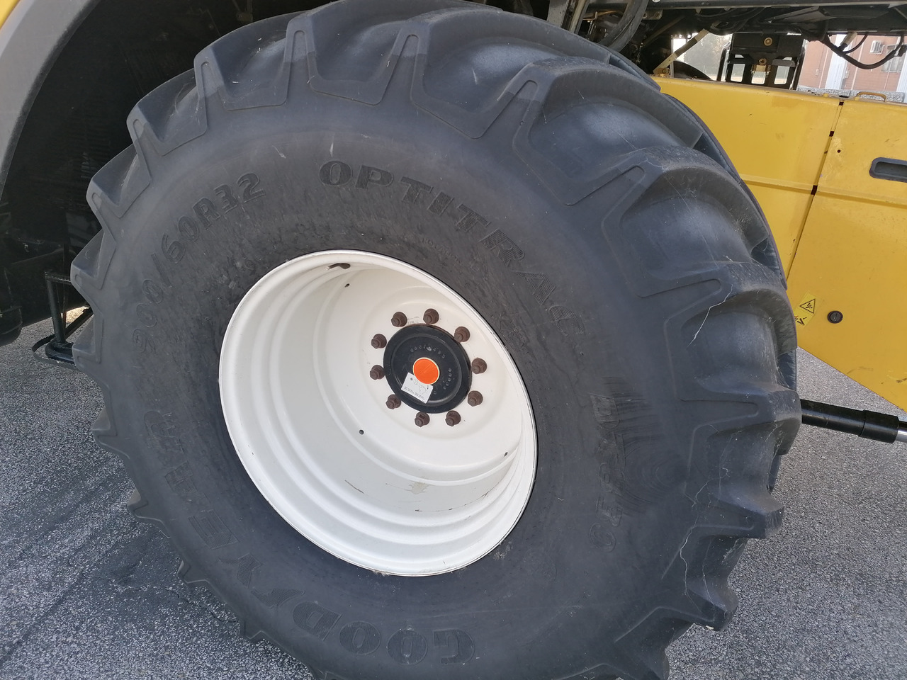 NEW HOLLAND CR 9060 - Labības kombains: foto 3 NEW HOLLAND CR 9060 - Labības kombains: foto 3