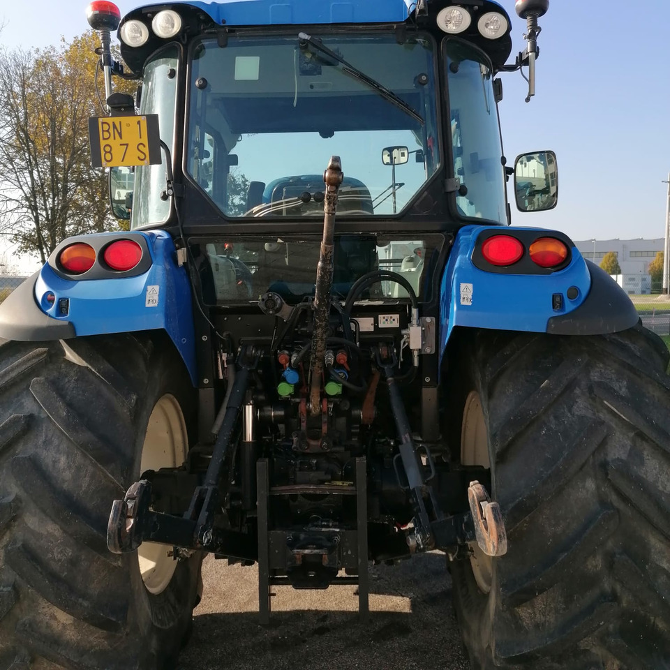 NEW HOLLAND T4.105 - Traktors: foto 3 NEW HOLLAND T4.105 - Traktors: foto 3