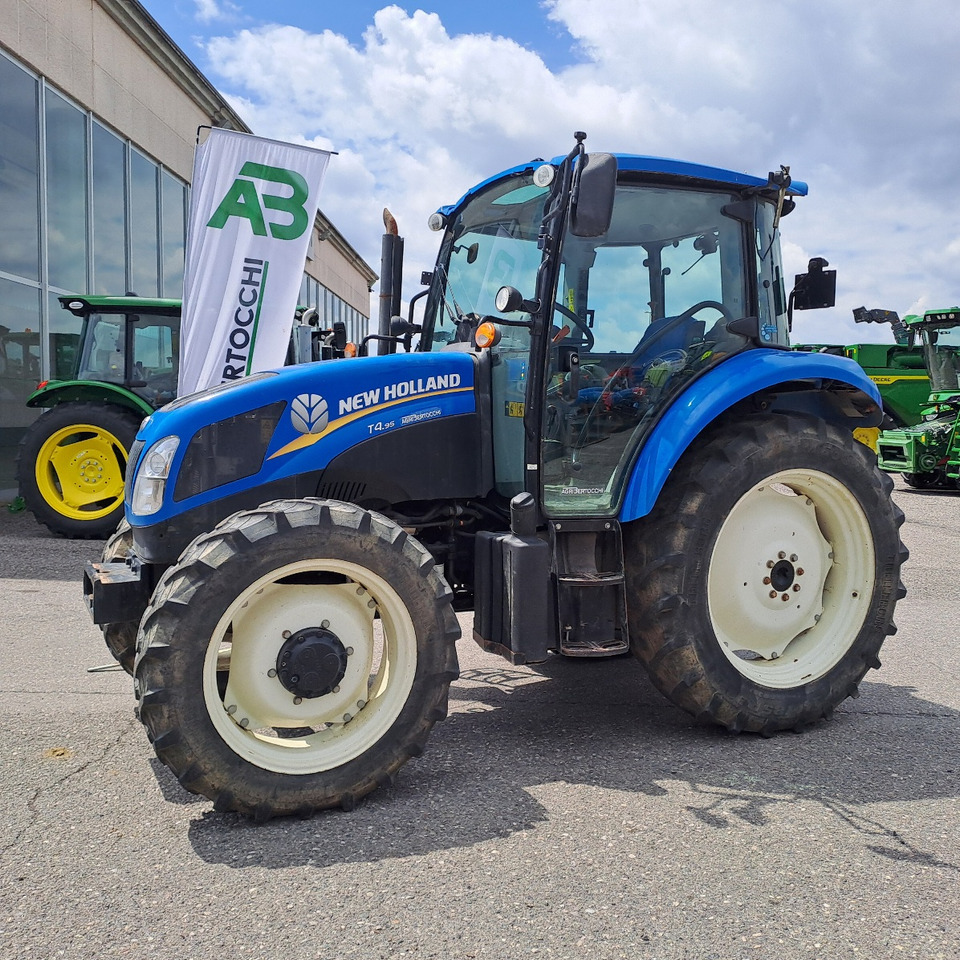 NEW HOLLAND T4.95 - Traktors: foto 1 NEW HOLLAND T4.95 - Traktors: foto 1
