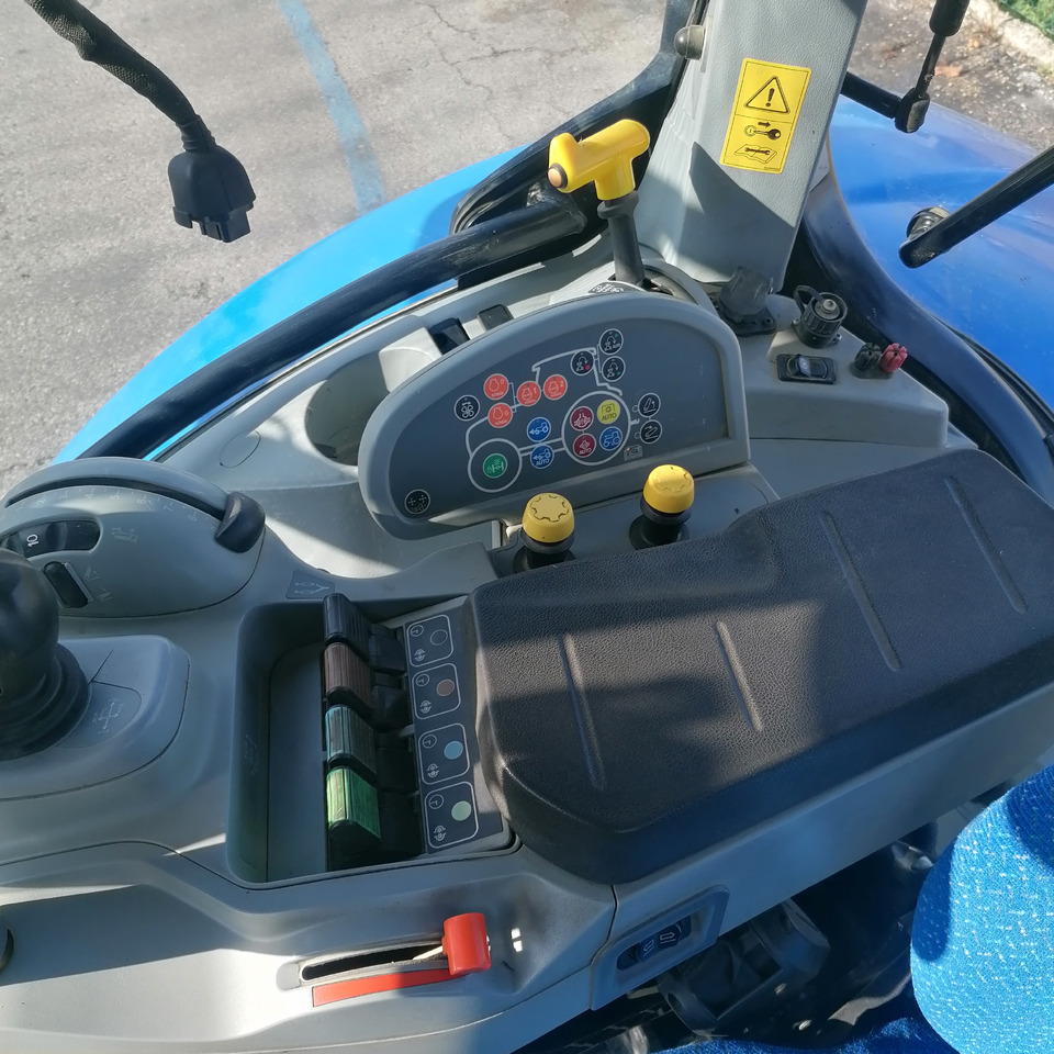 Traktors NEW HOLLAND T7 210: foto 9