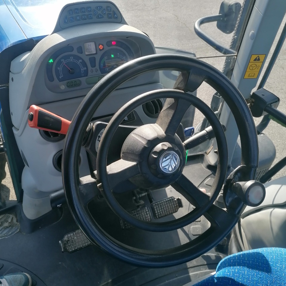 Traktors NEW HOLLAND T7 210: foto 8