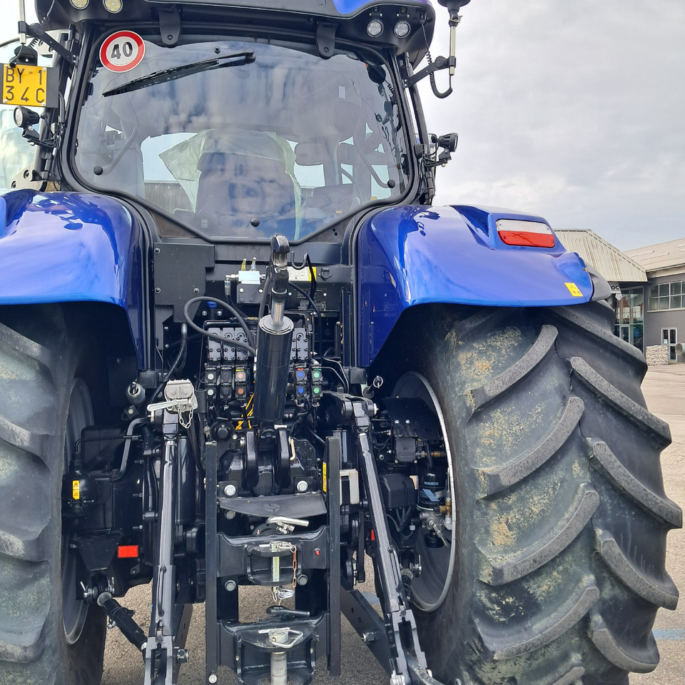 NEW HOLLAND T7 270 - Traktors: foto 4 NEW HOLLAND T7 270 - Traktors: foto 4