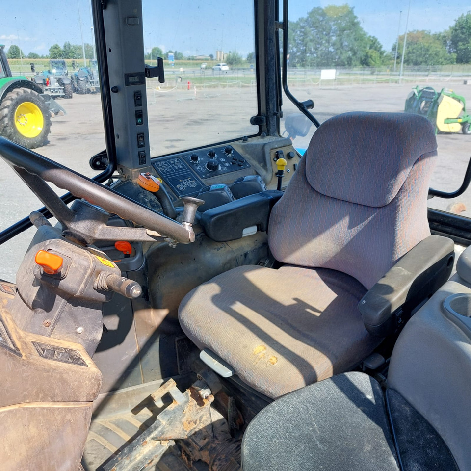 NEW HOLLAND TM 190 - Traktors: foto 2 NEW HOLLAND TM 190 - Traktors: foto 2