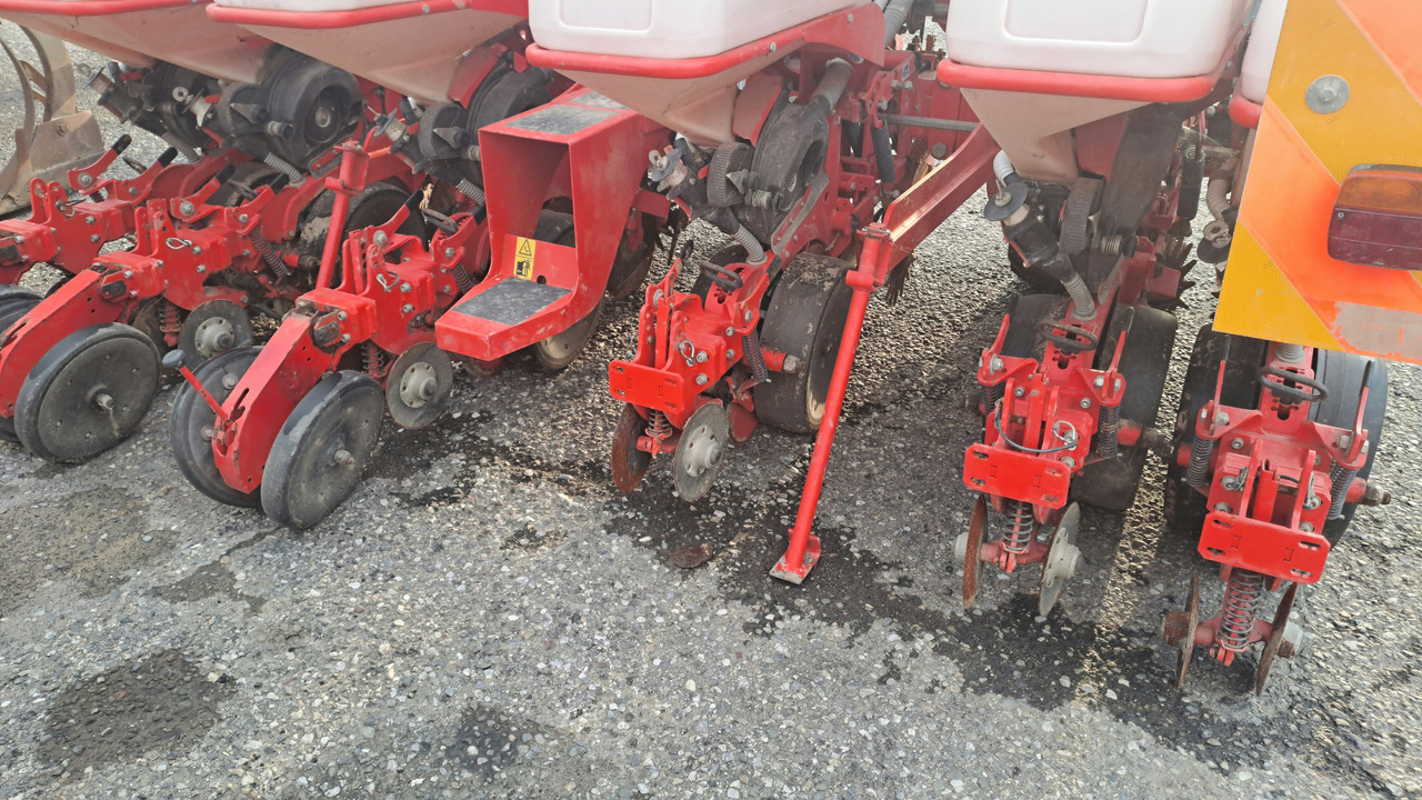 SEMINATRICE DI PRECISIONE KUHN MAXIMA 2 TD - Sējmašīna: foto 5 SEMINATRICE DI PRECISIONE KUHN MAXIMA 2 TD - Sējmašīna: foto 5