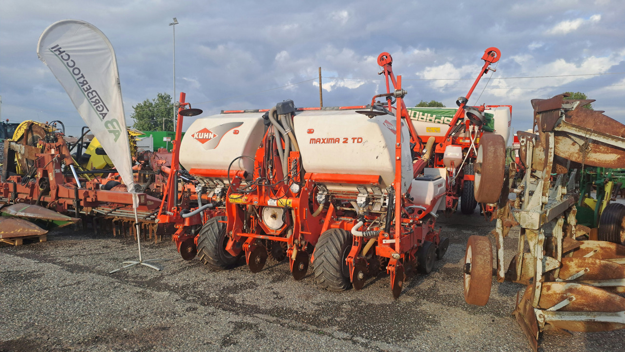 SEMINATRICE DI PRECISIONE KUHN MAXIMA 2 TD - Sējmašīna: foto 2 SEMINATRICE DI PRECISIONE KUHN MAXIMA 2 TD - Sējmašīna: foto 2