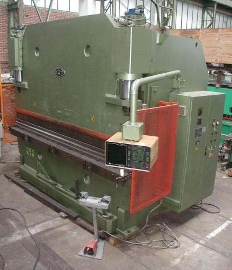 CNC-Abkantpresse EHT - Metālapstrādes iekārta: foto 1 CNC-Abkantpresse EHT - Metālapstrādes iekārta: foto 1