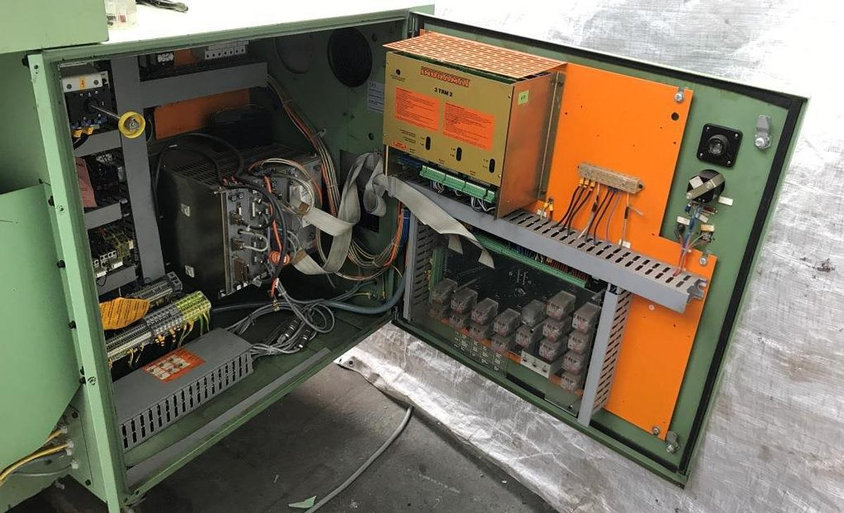 CNC-Fräsmaschine MAHO - Frēzmašīna: foto 4 CNC-Fräsmaschine MAHO - Frēzmašīna: foto 4