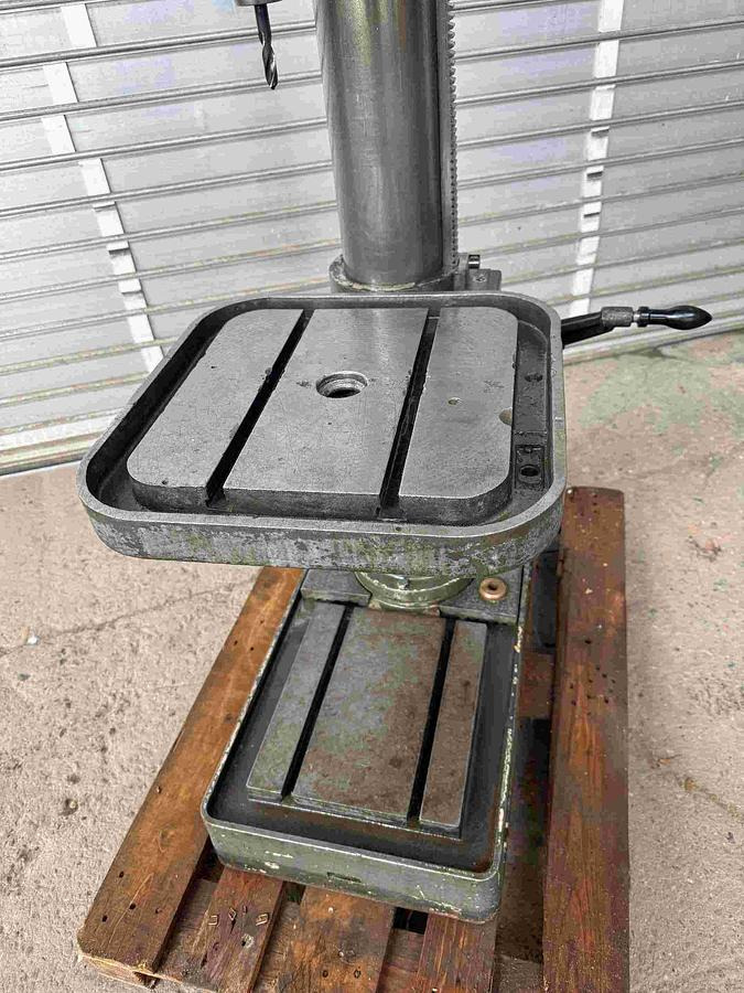 Säulenbohrmaschine ALZMETALL - Galda urbjmašīna: foto 2 Säulenbohrmaschine ALZMETALL - Galda urbjmašīna: foto 2