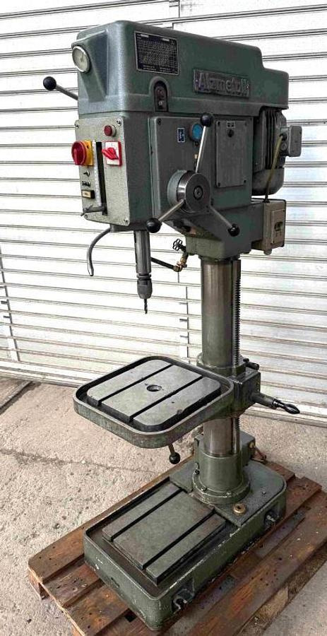Säulenbohrmaschine ALZMETALL - Galda urbjmašīna: foto 1 Säulenbohrmaschine ALZMETALL - Galda urbjmašīna: foto 1