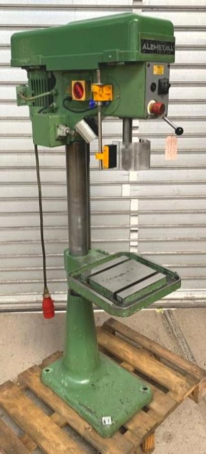 Säulenbohrmaschine ALZMETALL - Galda urbjmašīna: foto 2 Säulenbohrmaschine ALZMETALL - Galda urbjmašīna: foto 2