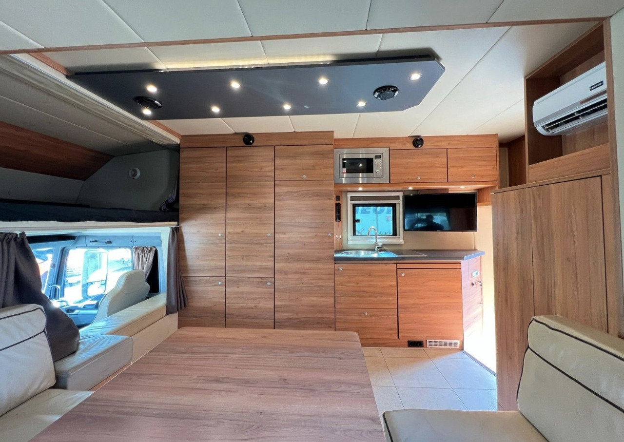 MERCEDES-BENZ Actros 2651 8 Pferde - Zirgu kravas automašīna: foto 5 MERCEDES-BENZ Actros 2651 8 Pferde - Zirgu kravas automašīna: foto 5