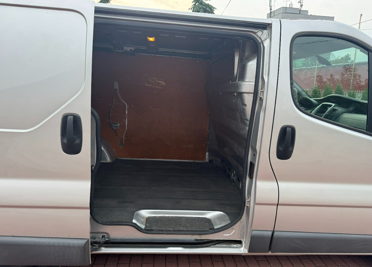 Opel Vivaro L1H1 Blaszak 3 osobowy Klimatyzacja - Kravas mikroautobuss: foto 4 Opel Vivaro L1H1 Blaszak 3 osobowy Klimatyzacja - Kravas mikroautobuss: foto 4