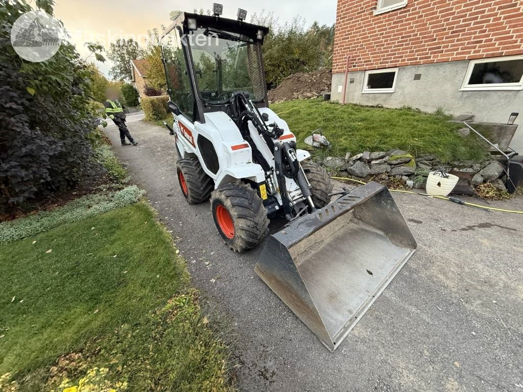 Bobcat L 28 Hjullastare + Släp - Riteņu iekrāvējs: foto 3 Bobcat L 28 Hjullastare + Släp - Riteņu iekrāvējs: foto 3