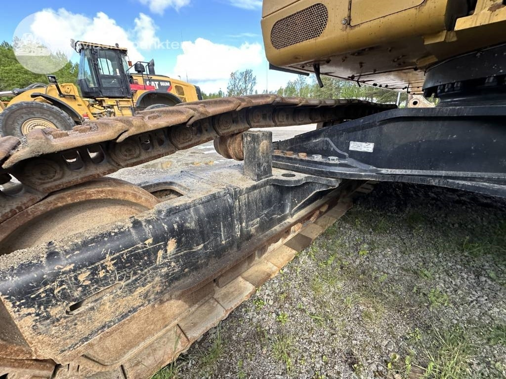 CAT 374 F L  līzingu CAT 374 F L: foto 31