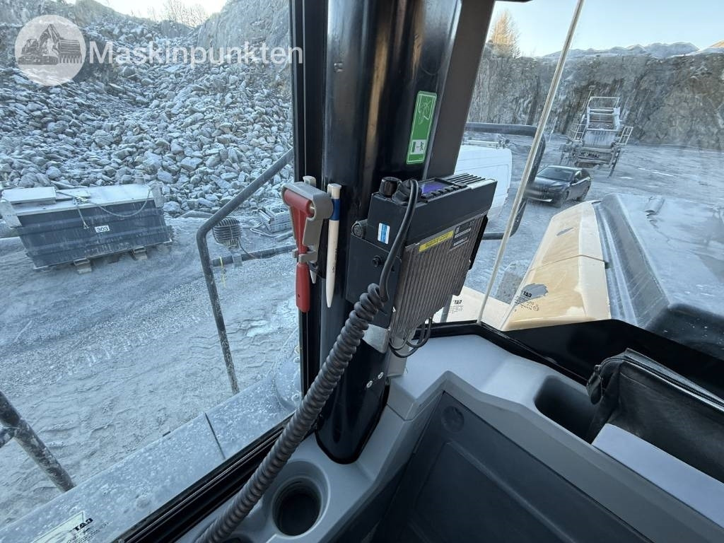 Riteņu iekrāvējs CAT 982 M: foto 17