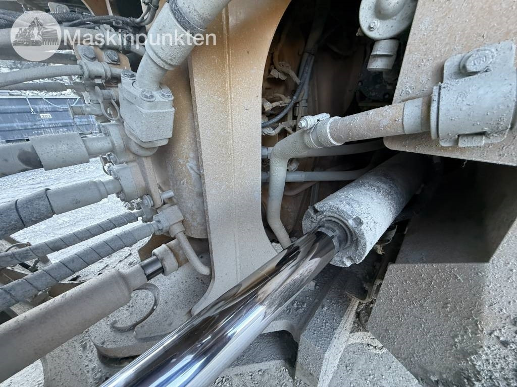 Riteņu iekrāvējs CAT 982 M: foto 25