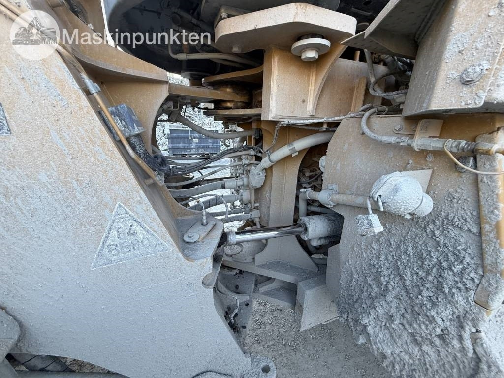 Riteņu iekrāvējs CAT 982 M: foto 24