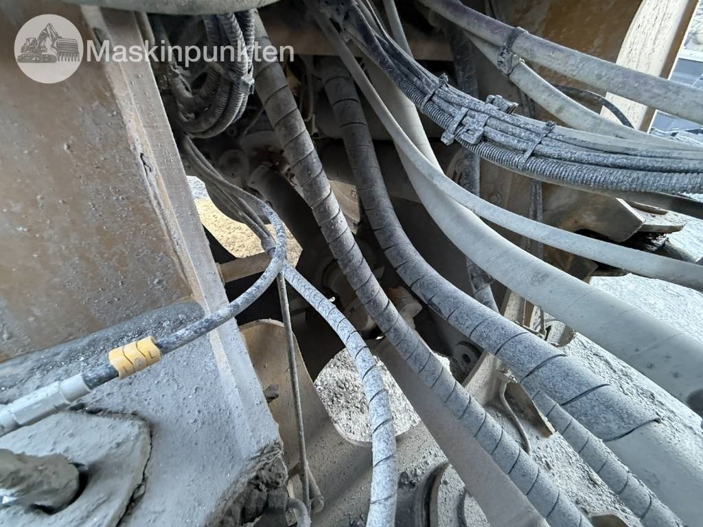 Riteņu iekrāvējs CAT 982 M: foto 34