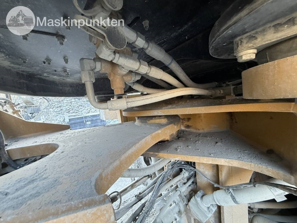 Riteņu iekrāvējs CAT 982 M: foto 31