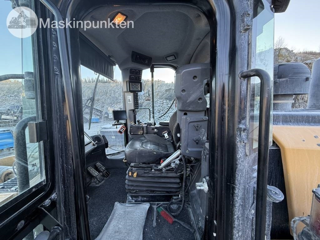 Riteņu iekrāvējs CAT 982 M: foto 9