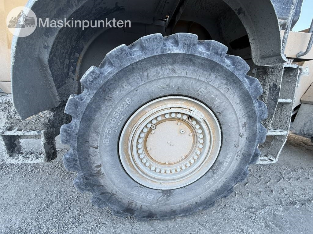 Riteņu iekrāvējs CAT 982 M: foto 48