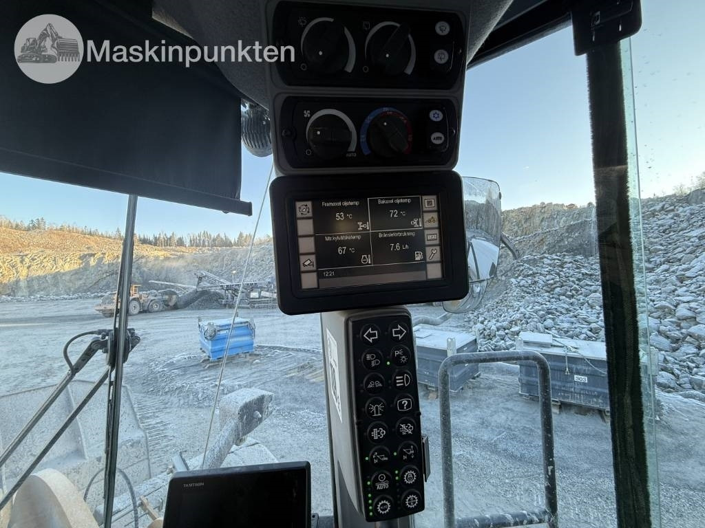 Riteņu iekrāvējs CAT 982 M: foto 18