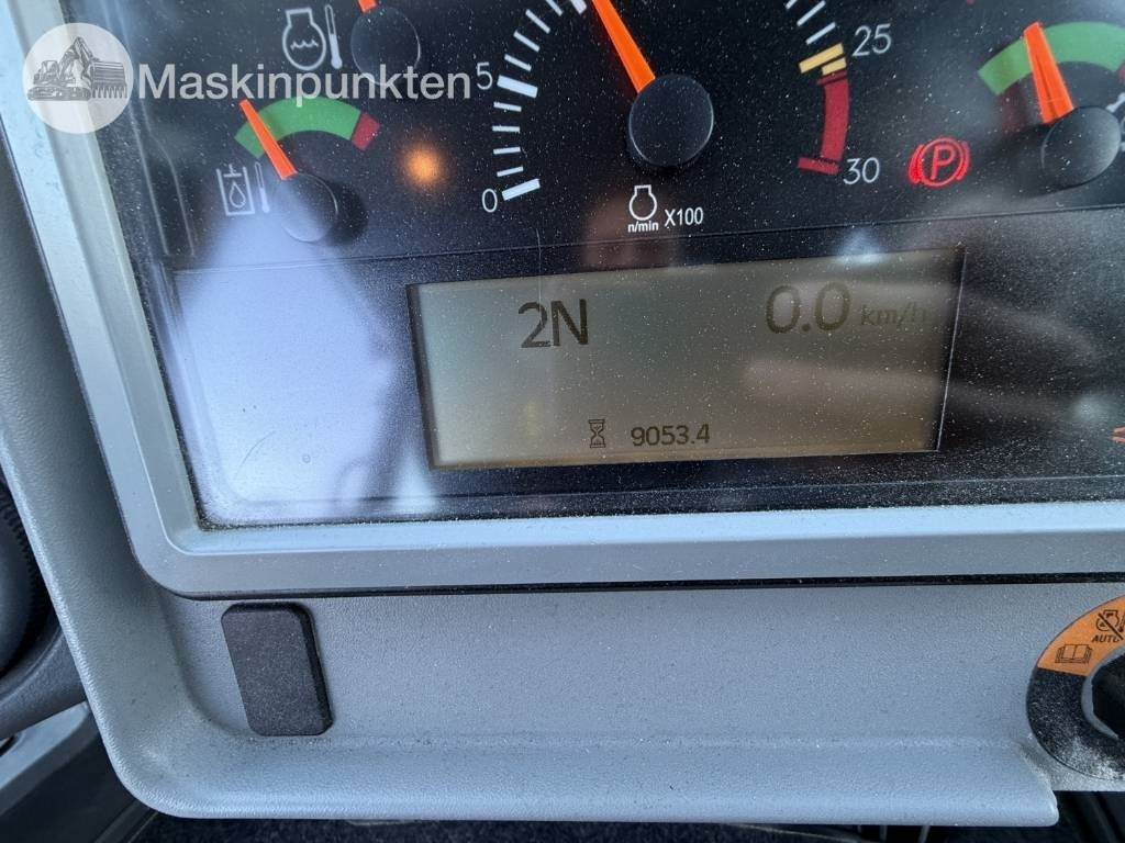 Riteņu iekrāvējs CAT 982 M: foto 14