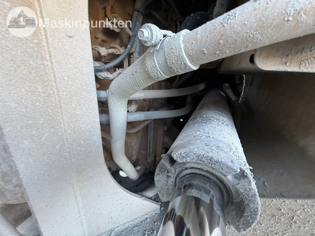 Riteņu iekrāvējs CAT 982 M: foto 26