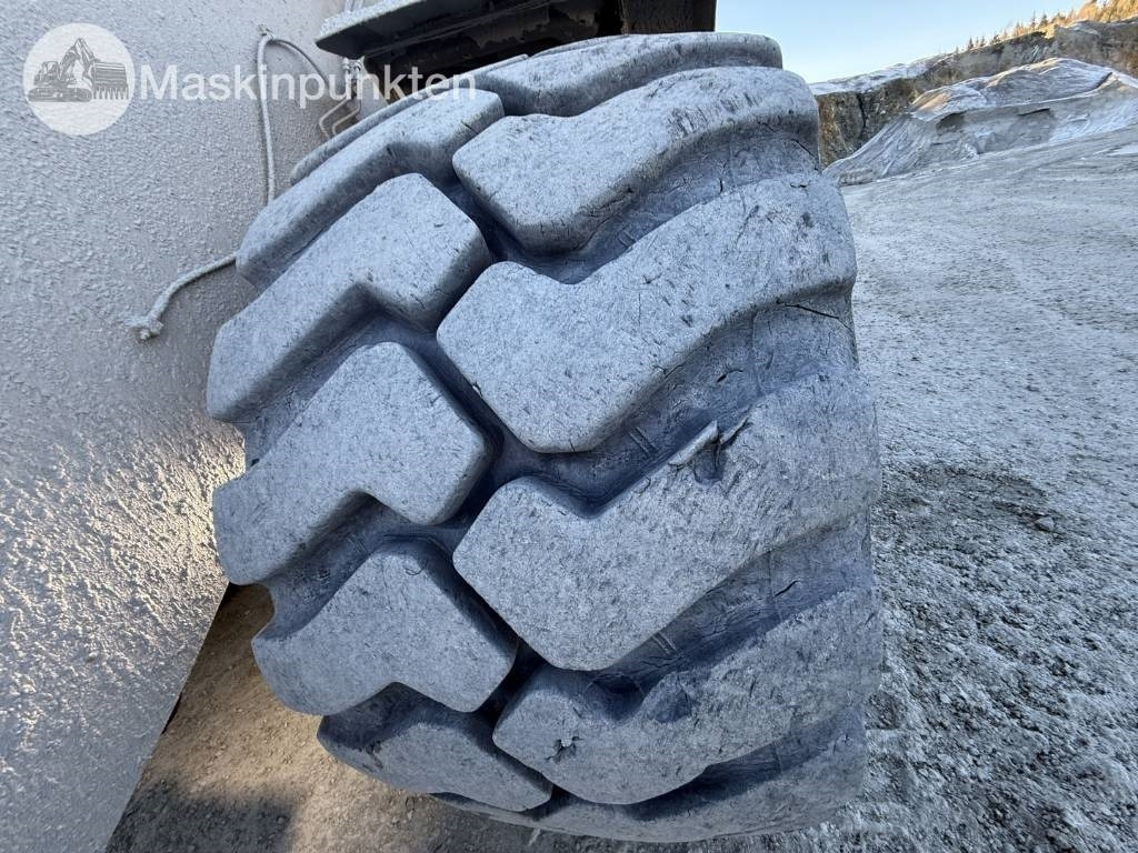 Riteņu iekrāvējs CAT 982 M: foto 45