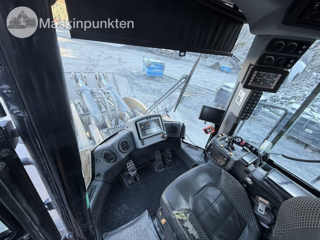 Riteņu iekrāvējs CAT 982 M: foto 13