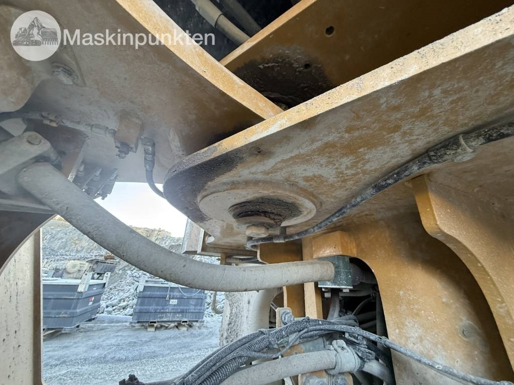 Riteņu iekrāvējs CAT 982 M: foto 29