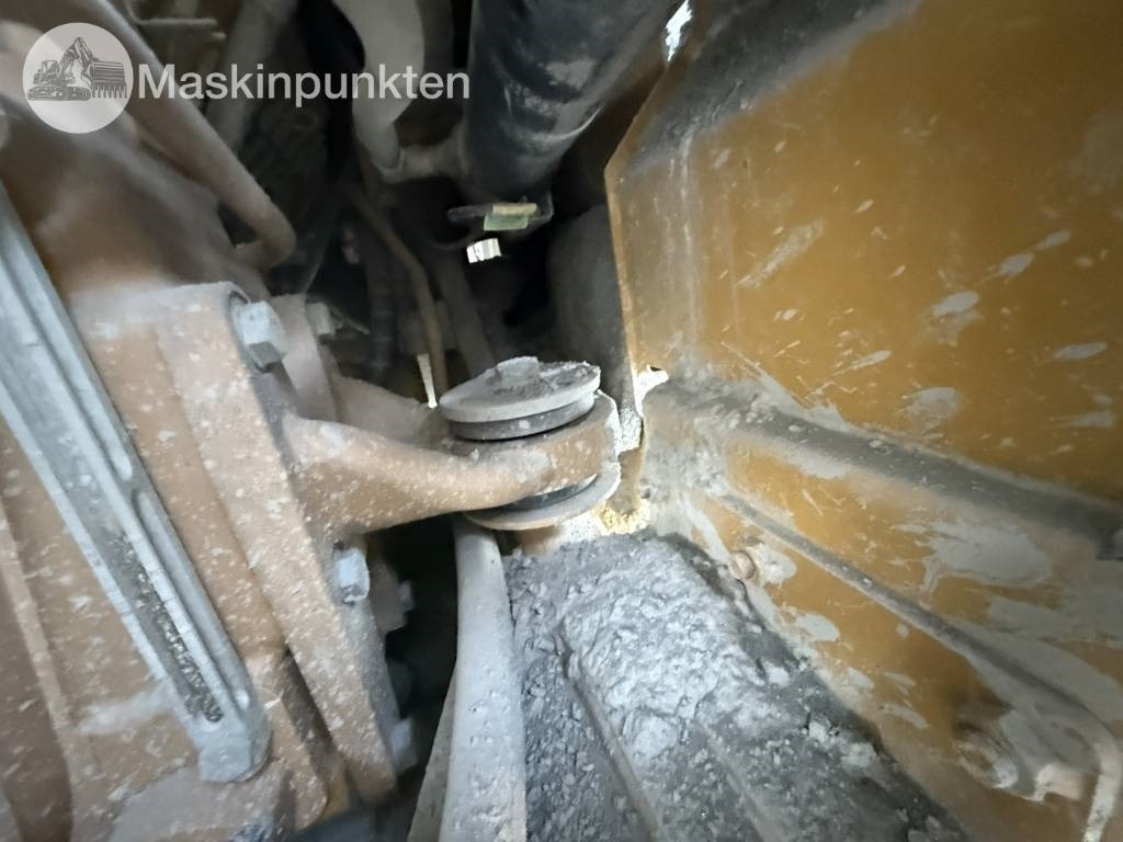 Riteņu iekrāvējs CAT 982 M: foto 41