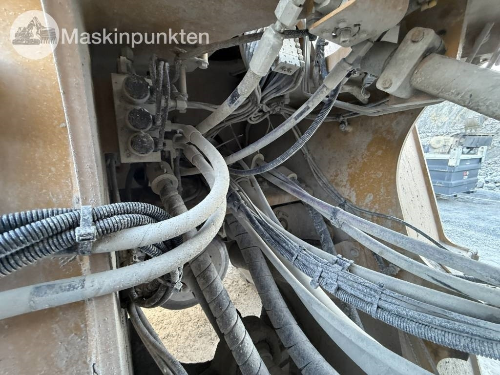 Riteņu iekrāvējs CAT 982 M: foto 33