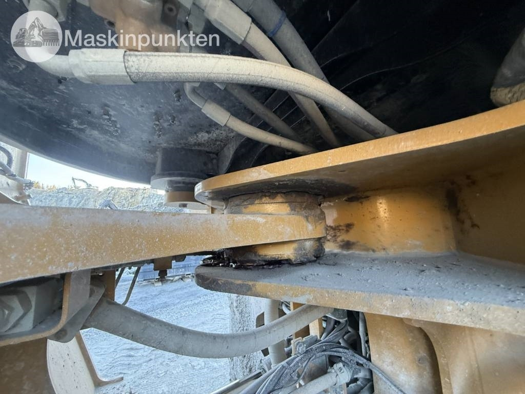 Riteņu iekrāvējs CAT 982 M: foto 30