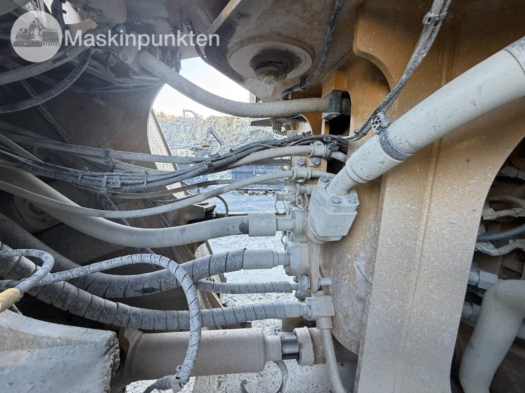 Riteņu iekrāvējs CAT 982 M: foto 28