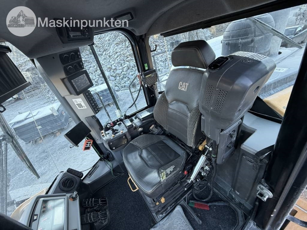 Riteņu iekrāvējs CAT 982 M: foto 10