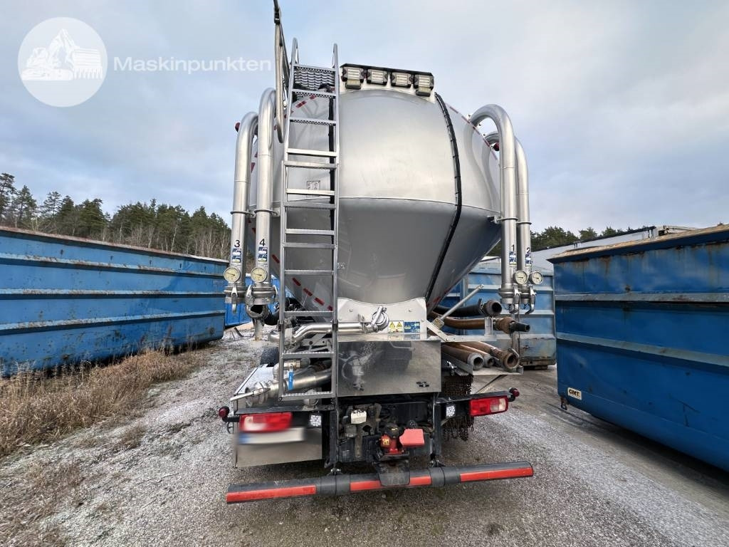 DAF XF 510 Z EKIPAGE - Autocisterna: foto 5 DAF XF 510 Z EKIPAGE - Autocisterna: foto 5