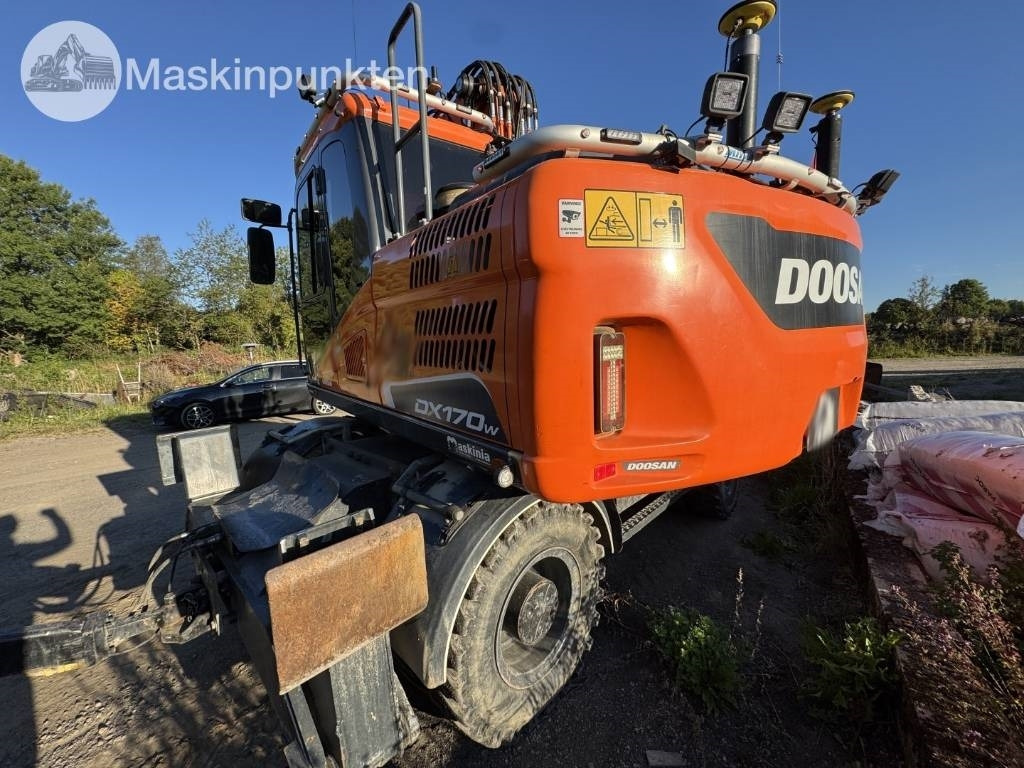 Doosan DX 170 W-5 + Tippvagn + Redskap - Riteņu ekskavators: foto 3 Doosan DX 170 W-5 + Tippvagn + Redskap - Riteņu ekskavators: foto 3