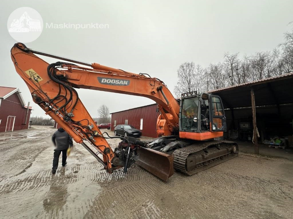 Doosan DX 235 LCR - Kāpurķēžu ekskavators: foto 3 Doosan DX 235 LCR - Kāpurķēžu ekskavators: foto 3