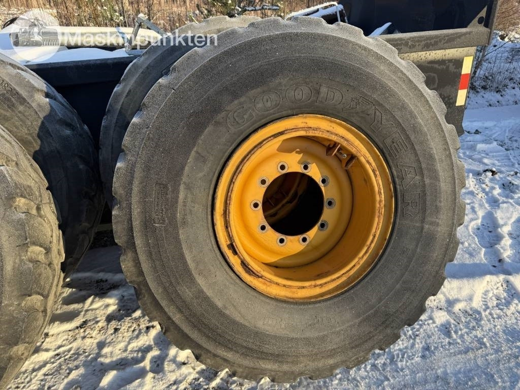 Goodyear GP-40 Däck med fälg till hjullastare - Riepa - Celtniecības tehnika: foto 3 Goodyear GP-40 Däck med fälg till hjullastare - Riepa - Celtniecības tehnika: foto 3
