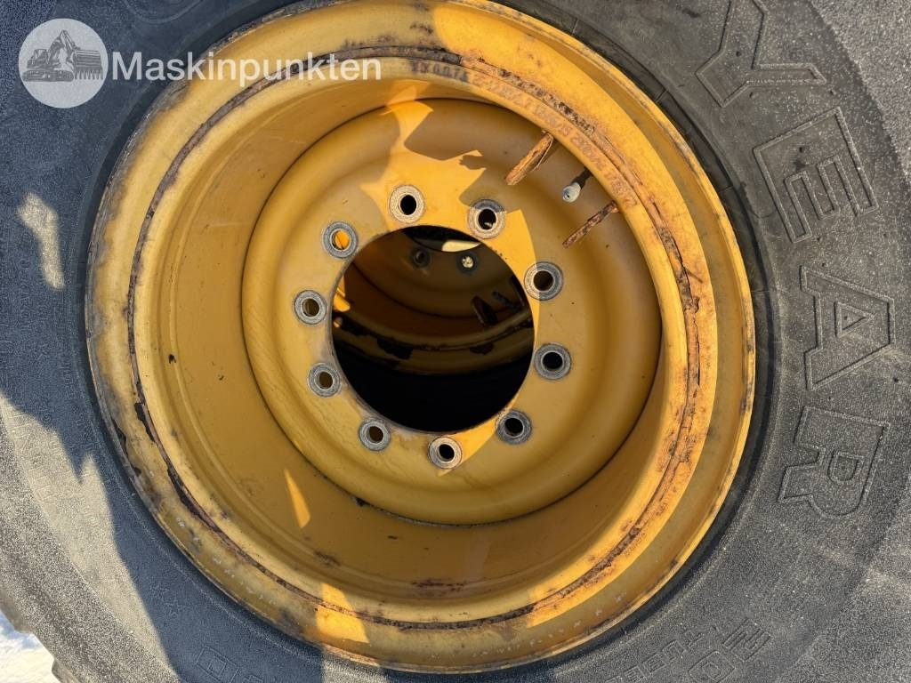 Goodyear GP-40 Däck med fälg till hjullastare - Riepa - Celtniecības tehnika: foto 5 Goodyear GP-40 Däck med fälg till hjullastare - Riepa - Celtniecības tehnika: foto 5