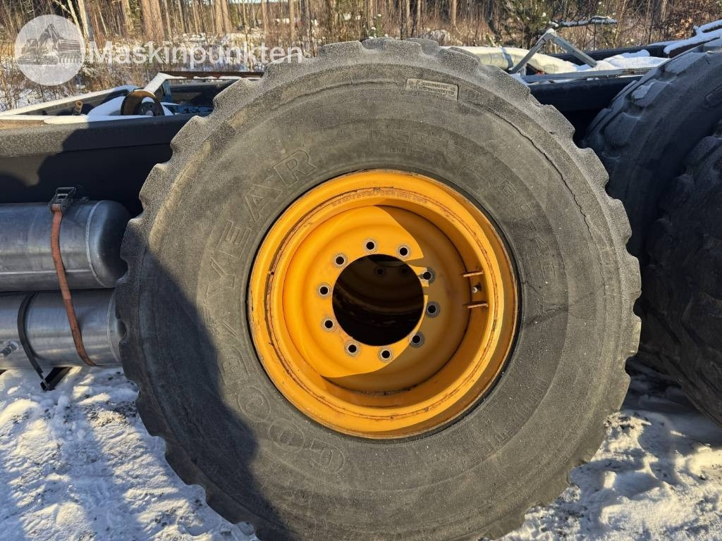 Goodyear GP-40 Däck med fälg till hjullastare - Riepa - Celtniecības tehnika: foto 1 Goodyear GP-40 Däck med fälg till hjullastare - Riepa - Celtniecības tehnika: foto 1