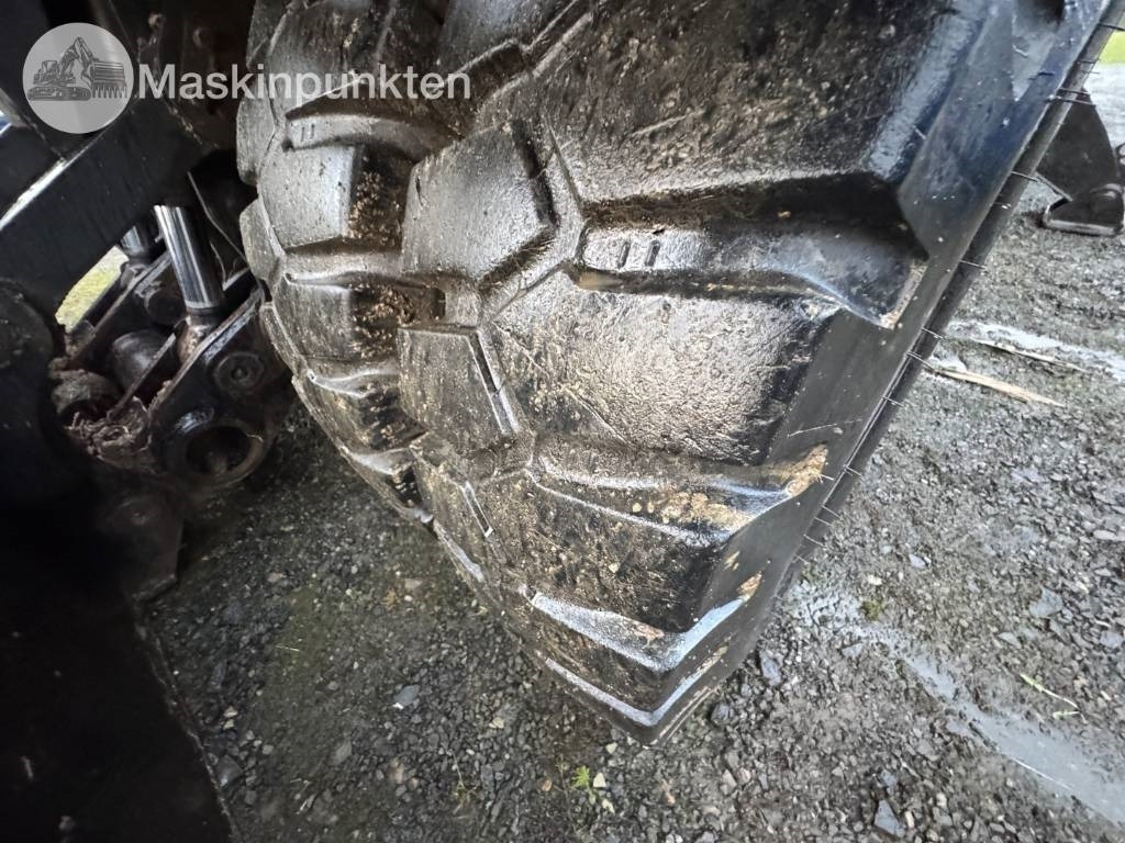 Hitachi ZX 140 W-3 Med vagn och redskap! - Riteņu ekskavators: foto 5 Hitachi ZX 140 W-3 Med vagn och redskap! - Riteņu ekskavators: foto 5