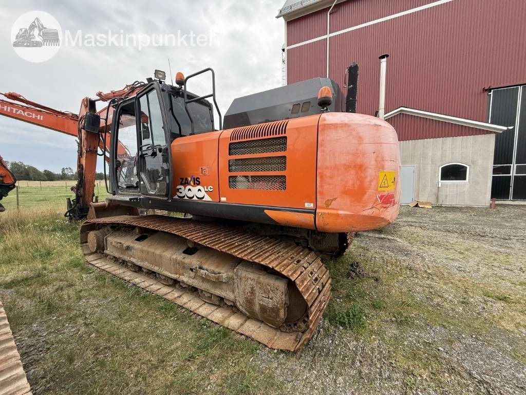 Hitachi ZX 300 LC-6 - Kāpurķēžu ekskavators: foto 1 Hitachi ZX 300 LC-6 - Kāpurķēžu ekskavators: foto 1