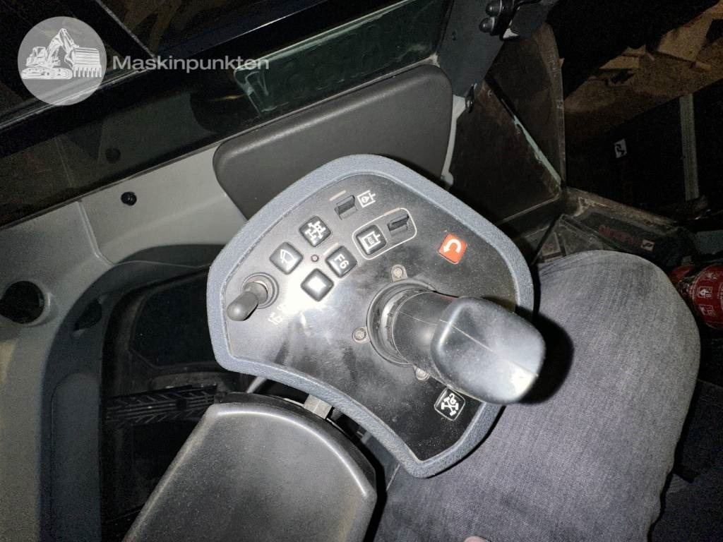 Ekskavators-iekrāvējs Huddig 1260 D: foto 25