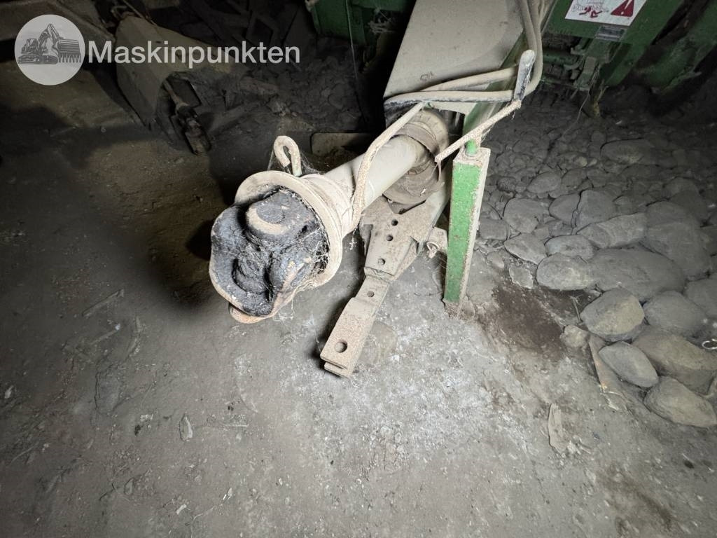 John Deere 545 - Rituļu prese: foto 4 John Deere 545 - Rituļu prese: foto 4