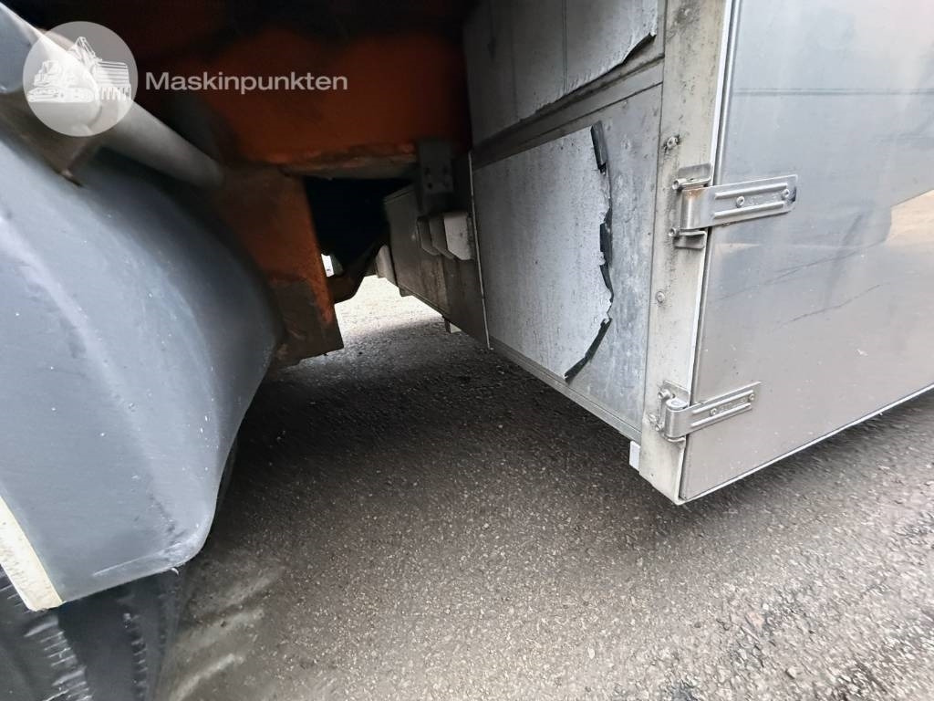 Puspiekabe slēgtā virsbūve Limetec PPU 342: foto 31