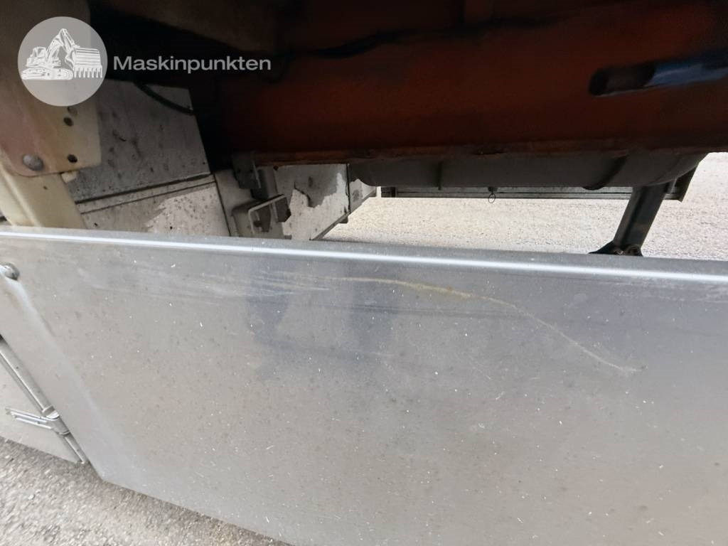 Puspiekabe slēgtā virsbūve Limetec PPU 342: foto 32